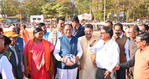 मुख्यमंत्री श्री साय स्व.दिलीप सिंह जूदेव स्मृति में अखिल भारतीय गोल्ड कप फुटबॉल प्रतियोगिता के समापन कार्यक्रम में हुए शामिल