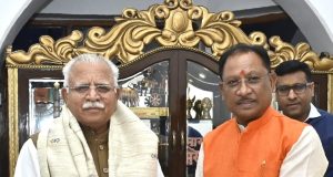 मुख्यमंत्री श्री विष्णु देव साय से केन्द्रीय आवास और शहरी विकास मंत्री श्री मनोहर लाल खट्टर ने सौजन्य मुलाकात की