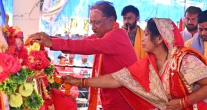 मुख्यमंत्री श्री विष्णुदेव साय जशपुर जिले के टाटीडांड में सनातन समाज के अनुष्ठान में हुए शामिल, प्रदेशवासियों को दी होली की शुभकामनाएँ