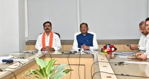 मुख्यमंत्री श्री विष्णु देव साय ने आत्मसमर्पित नक्सलियों और नक्सल हिंसा से पीड़ितों को जारी की प्रधानमंत्री आवास योजना की पहली किस्त