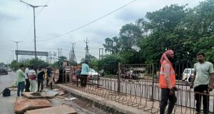 यातायात पुलिस दुर्ग द्वारा नेशनल हाइवे में सुधार कार्य हेतु लगातार सड़क सुरक्षा समिति की बैठक में शामिल किए गए एजेंडा बिंदुओं पर होने लगे कार्य।