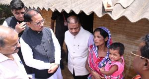 प्रशासन की तत्परता: बाढ़ प्रभावितों को मिला राशन