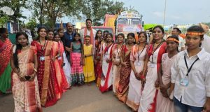 भिलाई नगर विधायक ने महानवमी पर की माता रानी के दर्शन , भिलाई के विभिन्न कालीबाड़ी में की पूजा – अर्चना भक्तों को बांटी प्रसादी