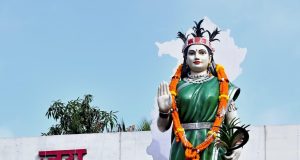 मुख्यमंत्री ने छत्तीसगढ़ महतारी की प्रतिमा पर माल्यार्पण कर उन्हें नमन किया