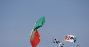 राज्योत्सव पर वायु सेना की टीम का रोमांचक एयर शो, सेंध जलाशय के ऊपर आसमां में गूंजा ‘जय जोहार’ और ‘छत्तीसगढ़िया सबले बढ़िया’