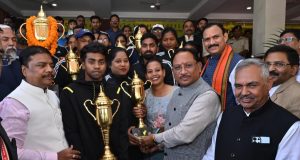 राष्ट्रपति द्रौपदी मुर्मु ने नई दिल्ली में राज्य के 12 जिलों को किया सम्मानित प्रदेश का जल भविष्य सुरक्षित करने में यह पुरस्कार होगा प्रेरणादायी : मुख्यमंत्री श्री साय