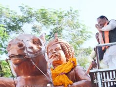 मुख्यमंत्री श्री विष्णुदेव साय ने जयस्तंभ चौक में किया शहीद वीर नारायण सिंह के त्याग और संघर्ष का स्मरण