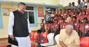 एक दशक पहले प्रधानमंत्री नरेंद्र मोदी ने दंतेवाड़ा में दृष्टिबाधित बालक अंजन को दिया था हौसला