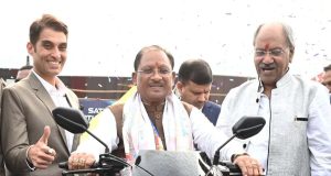 वाहन चलाते समय यातायात नियमों का करें अवश्य पालन – मुख्यमंत्री श्री साय