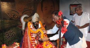 मुख्यमंत्री श्री विष्णुदेव साय ने सोगड़ा आश्रम में की पूजा-अर्चना