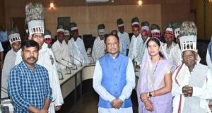 मुख्यमंत्री श्री विष्णुदेव साय से अखिल भारतीय रामनामी महासभा के प्रतिनिधियों ने की सौजन्य भेंट