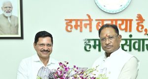 मुख्यमंत्री श्री विष्णु देव साय से एसईसीएल के नवनियुक्त सीएमडी श्री हरीश दुहन ने की सौजन्य भेंट