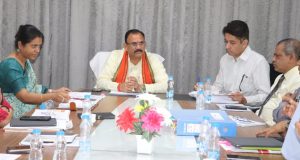 स्वास्थ्य मंत्री श्री श्याम बिहारी जायसवाल ने डॉ. भीमराव अम्बेडकर स्मृति चिकित्सालय में चिकित्सा सुविधाओं के सुदृढ़ीकरण और विस्तार के सम्बन्ध में दिए निर्देश