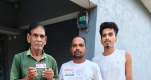 महज 24 घंटे के भीतर श्री मनोहर सिंह पटेल को हाथ में मिला आयुष्मान कार्ड