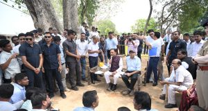 मुख्यमंत्री का हेलीकॉप्टर उतरा सक्ती जिले के बंदोरा गांव में