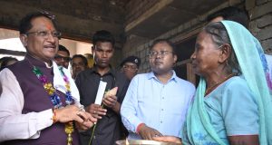 मुख्यमंत्री श्री विष्णुदेव साय ने सक्ति जिले में योजनाओं के क्रियान्वयन की जमीनी हकीकत की जानकारी ली