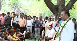 मुख्यमंत्री श्री विष्णु देव साय पहुंचे दंतेवाड़ा जिले के ग्राम मुलेर : छत्तीसगढ़ के अंतिम छोर पर पहुंचा सुशासन तिहार