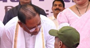 मुख्यमंत्री श्री विष्णु देव साय मोहला मानपुर अंबागढ़ चौकी जिले के मानपुर ब्लॉक में सेक्टर सीतागांव के समाधान शिविर मे हुए शामिल