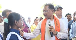 बैगा समुदाय की बिटिया ने किया टॉप, मुख्यमंत्री से की मुलाकात