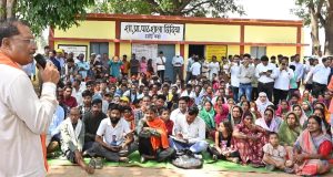 मुख्यमंत्री श्री विष्णुदेव साय का छिंदिया गांव में आकस्मिक दौरा, सुशासन तिहार के तहत चौपाल लगाकर ग्रामीणों से किया सीधा संवाद