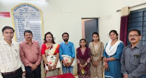 पोस्ट ऑफ द मंथ के विजेता शिक्षकों को और FLN एंडलाइन आंकलन में विकासखण्ड स्तर पर उत्कृष्ठ कार्य करनेवाले शिक्षकों को बी.ई.ओ , ए.बी.इ.ओ और बी.आर.सी से अवार्ड एवं प्रमाणपत्र से सम्मानित किया गया।