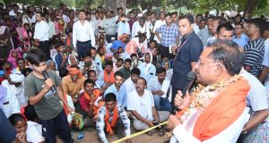 मुख्यमंत्री श्री विष्णु देव साय का हरगवां गांव में औचक दौरा