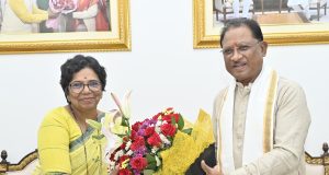 मुख्यमंत्री श्री विष्णु देव साय से राष्ट्रीय महिला आयोग की अध्यक्ष ने की सौजन्य मुलाकात