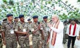 केंद्रीय गृह एवं सहकारिता मंत्री श्री अमित शाह ने आज छत्तीसगढ़ के नवा रायपुर में सुरक्षा बलों के जवानों के साथ संवाद किया