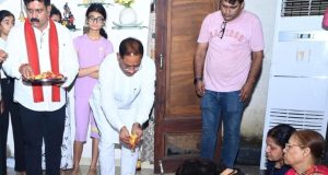 मुख्यमंत्री श्री विष्णु देव साय ने पद्मश्री डॉ. सुरेंद्र दुबे को दी श्रद्धांजलि