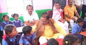 पढ़ाई ठीक से करना है न… मोबाइल ज्यादा नहीं देखना