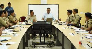 पुलिस महानिरीक्षक रायपुर रेंज रायपुर एवं पुलिस उप महानिरीक्षक एवं वरिष्ठ पुलिस अधीक्षक महोदय द्वारा रायपुर के पुलिस अधिकारियों की समीक्षा बैठक ली