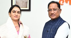 मुख्यमंत्रीश्री विष्णु देव साय ने वॉटर वुमन शिप्रा पाठक का किया सम्मान