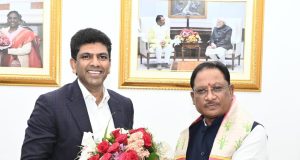 मुख्यमंत्री श्री विष्णु देव साय से केंद्रीय संचार एवं ग्रामीण विकास राज्य मंत्री डॉ. चन्द्रशेखर पेम्मासानी ने की सौजन्य मुलाक़ात