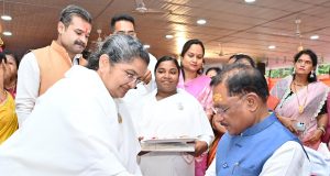 रक्षाबंधन के पावन पर्व पर मुख्यमंत्री श्री विष्णु देव साय को ब्रह्मकुमारी बहनों ने बाँधी राखी