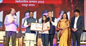 मुख्यमंत्री श्री साय आईबीसी 24 स्वर्ण शारदा स्कॉलरशिप 2025 में हुए शामिल: प्रदेश की मेधावी बेटियों को किया सम्मानित