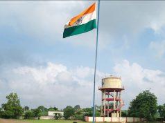 सरपंच श्रीमती खुशबू घनश्याम यादव ने कहा कि हमें आजादी ऐसे ही नहीं मिला है हमारे क्रांतिकारियों के प्राणों के बलिदानों से