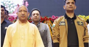 मुख्यमंत्री ने अंतरिक्ष यात्री ग्रुप कैप्टन शुभांशु शुक्ला के लखनऊ आगमन पर उनका अभिनन्दन किया