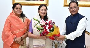 मुख्यमंत्री श्री विष्णु देव साय से केंद्रीय महिला एवं बाल विकास मंत्री श्रीमती अन्नपूर्णा देवी ने की सौजन्य भेंट