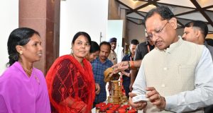 छत्तीसगढ़ की दीदियां बनीं आत्मनिर्भरता की ब्रांड एंबेसडर : लखपति दीदियों की सफलता हजारों महिलाओं के लिए बनेगी प्रेरणा – मुख्यमंत्री श्री साय