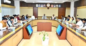 मुख्यमंत्री श्री विष्णु देव साय की अध्यक्षता में आज यहां मंत्रालय महानदी भवन में आयोजित कैबिनेट की बैठक में राज्य के किसानों से खरीफ विपणन वर्ष 2025-26 में समर्थन मूल्य पर धान खरीदी के संबंध में महत्वपूर्ण निर्णय लिया गया।