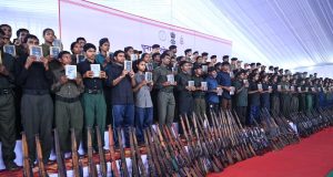 बस्तर में नक्सल उन्मूलन की दिशा में ऐतिहासिक दिन, बंदूक छोड़ संविधान अपनाने वालों का स्वागत – मुख्यमंत्री श्री विष्णु देव साय