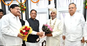 मुख्यमंत्री श्री साय गुरु खुशवंत साहेब के गृहप्रवेश कार्यक्रम में हुए शामिल