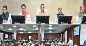 मुख्यमंत्री नेलिया कलेक्टर एसपी कांफ्रेंस