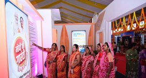 लोगों ने जनसम्पर्क विभाग की फोटो प्रदर्शनी को सराहा