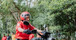 मुख्यमंत्री श्री विष्णुदेव साय ने स्वयं बाइक चलाकर युवाओं को दिया सुरक्षित ड्राइविंग का संदेश