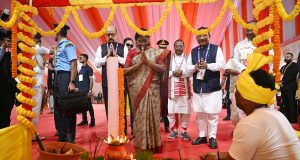 राष्ट्रपति ने अंबिकापुर, छत्तीसगढ़ में ‘जनजातीय गौरव दिवस’ समारोह में गरिमामयी उपस्थिति दर्ज कराई