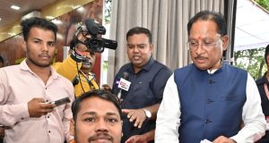 दिव्यांग रग्बी खिलाड़ी की मदद के लिए मुख्यमंत्री आगे आए — जनदर्शन में स्वीकृत किया 90 हजार रुपए का आर्थिक अनुदान