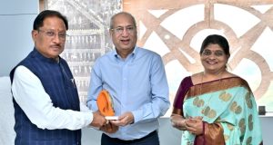 मुख्यमंत्री श्री साय से एनएमआईएमएस के प्रतिनिधियों ने की सौजन्य मुलाकात