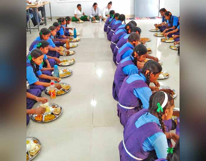 विकासखण्ड पाटन में न्योता भोजन का हुआ आयोजन विकासखण्ड पाटन में न्योता भोजन का हुआ आयोजन