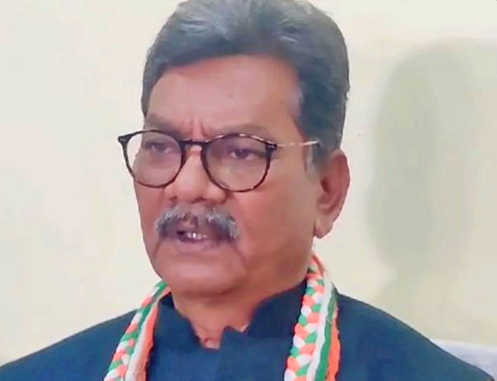 बीजेपी और कांग्रेस के बीच उत्तेजना: क्या डॉ. महंत के बयान ने पार्टी को नुकसान पहुंचाया? बीजेपी और कांग्रेस के बीच उत्तेजना: क्या डॉ. महंत के बयान ने पार्टी को नुकसान पहुंचाया?